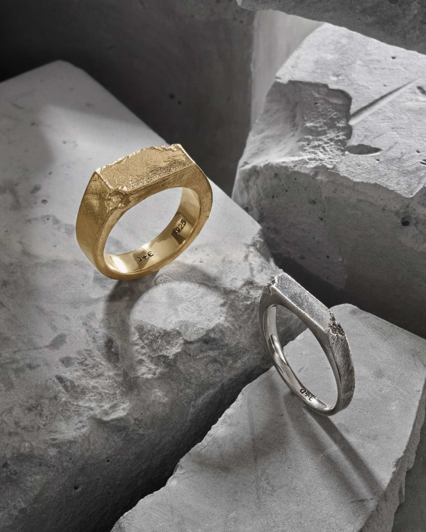 Brute Signet Ring-Rings- US 5 - Gold - Ask & Embla